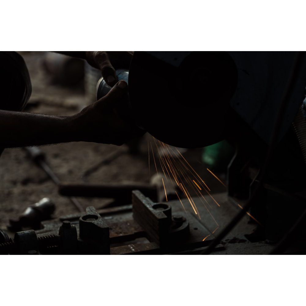 Industrial spot welding machine